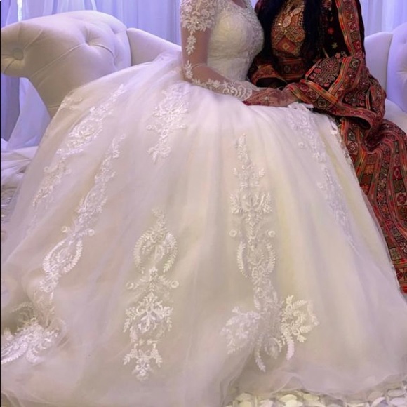 Beautiful ivory white wedding dress hand made - Picture 1 of 6